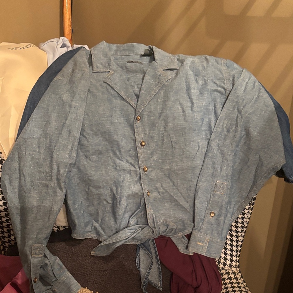 Light Blue Men’s Button-Up Jacket with Tie Waist